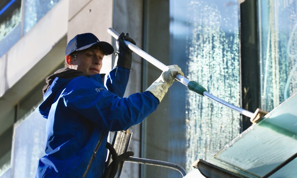 Window Cleaning Vancouver worker